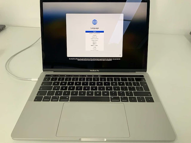 2019 apple 13-inch macbook pro muhn2n/a laptop - afbeelding 2 van  4
