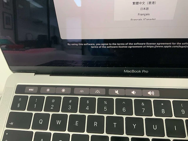 2019 apple 13-inch macbook pro muhn2n/a laptop - afbeelding 2 van  4