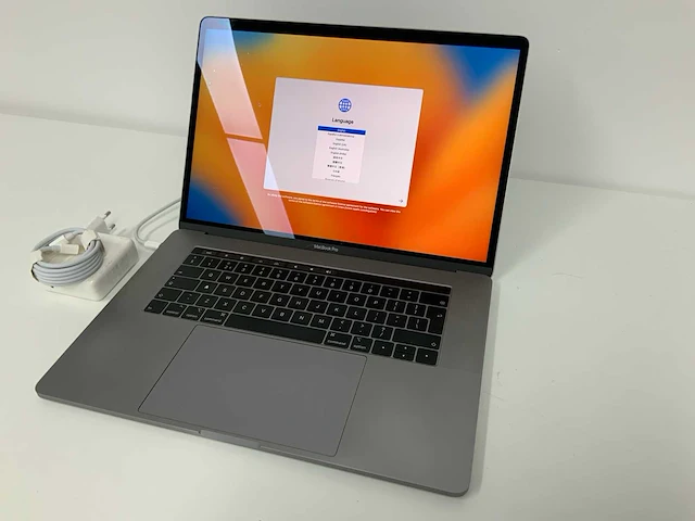 2019 apple 15-inch macbook pro mv912n/a laptop - afbeelding 1 van  6