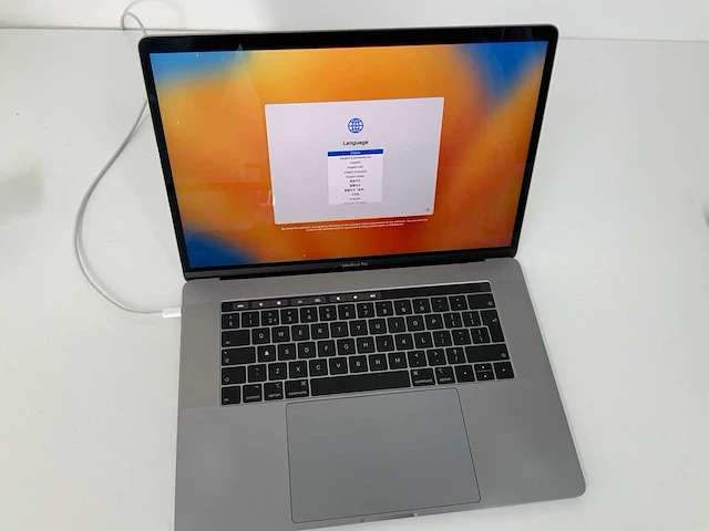 2019 apple 15-inch macbook pro mv912n/a laptop - afbeelding 2 van  5