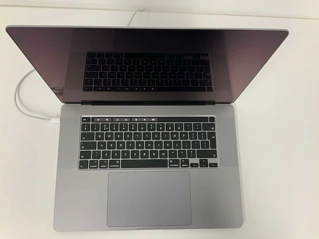 2019 apple a2141 16-inch macbook pro mvvj2n/a laptop - afbeelding 2 van  4