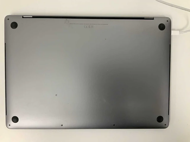 2019 apple a2141 16-inch macbook pro mvvj2n/a laptop - afbeelding 4 van  4