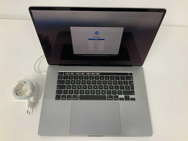 2019 apple a2141 16-inch macbook pro mvvk2n/a laptop - afbeelding 2 van  5