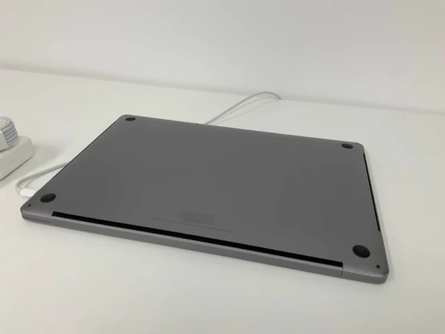 2019 apple a2141 16-inch macbook pro mvvk2n/a laptop - afbeelding 5 van  5