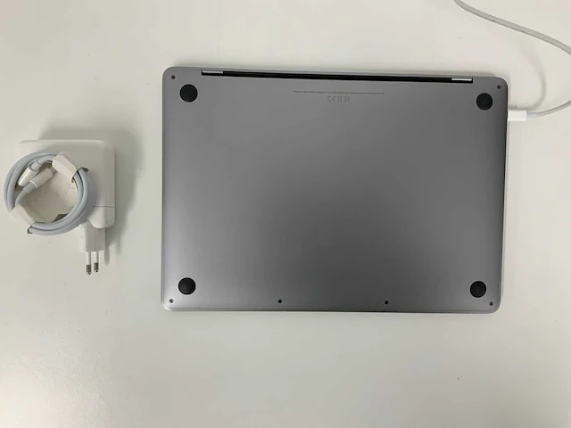 2019 apple a2159 13-inch macbook pro muhn2n/a laptop - afbeelding 4 van  5