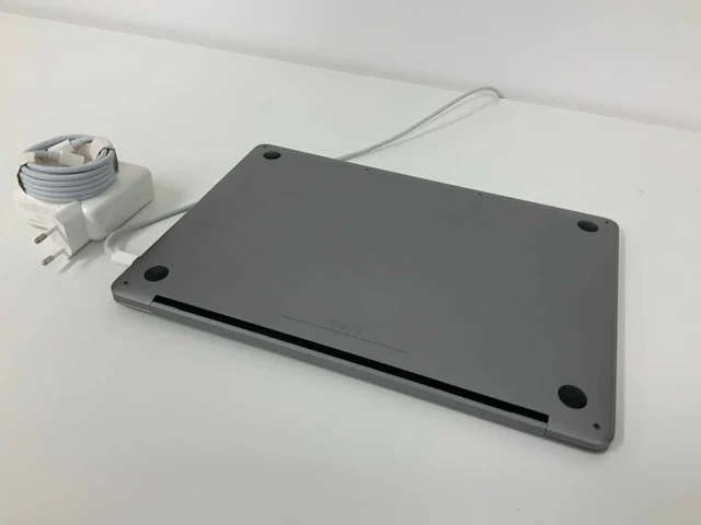 2019 apple a2159 13-inch macbook pro muhn2n/a laptop - afbeelding 5 van  5