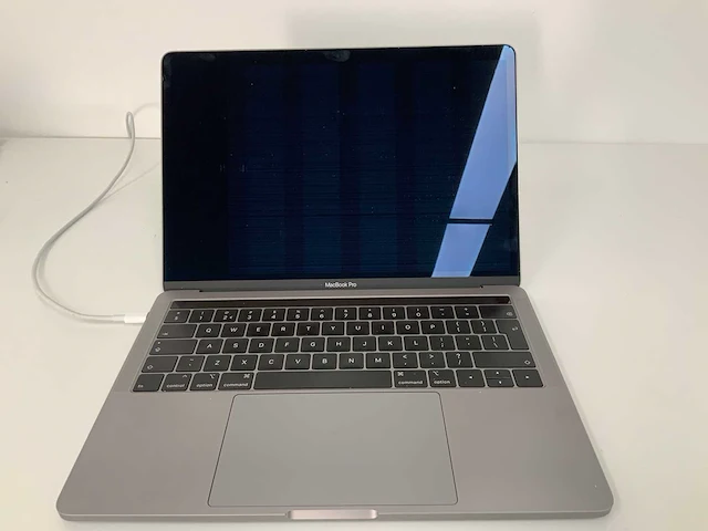 2019 apple a2159 13-inch macbook pro muhn2n/a laptop - afbeelding 1 van  4