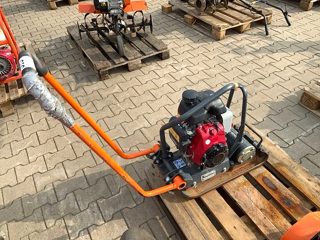 2019 belle / altrad lc3222 compacte trilplaat - afbeelding 1 van  6