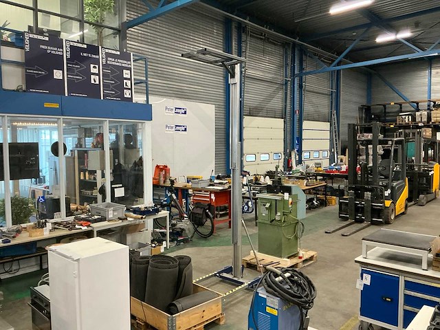 2019 böcker alp-lift lmj390 personen en montage liftsysteem - afbeelding 1 van  8