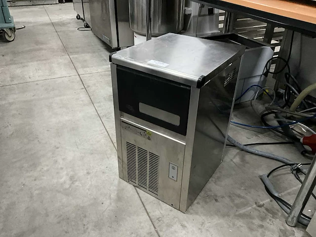 2019 brema sl35a ijsblokjesmachine - afbeelding 1 van  6