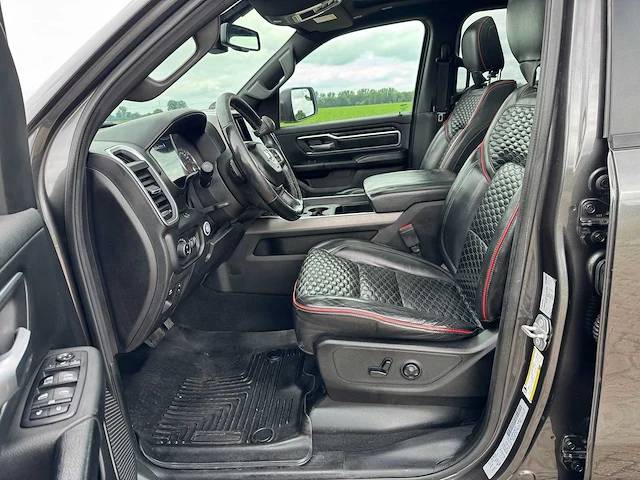 2019 dodge ram 1500 5.7 v8 4x4 cc laramie - afbeelding 4 van  18