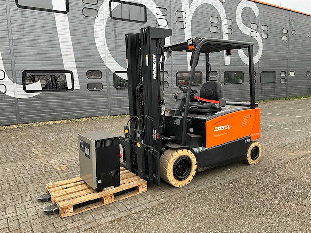2019 doosan b35x-7 elektrische vorkheftruck - afbeelding 1 van  35