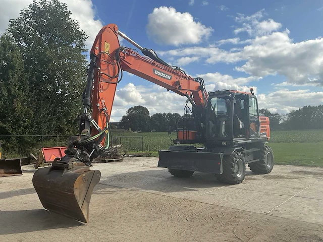 2019 doosan dx170w-5 banden graafmachine - afbeelding 1 van  35