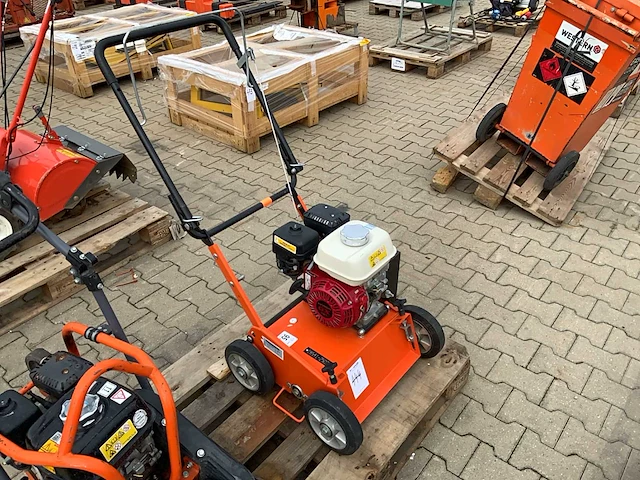 2019 eliet e401 vm verticuteermachine - afbeelding 1 van  7