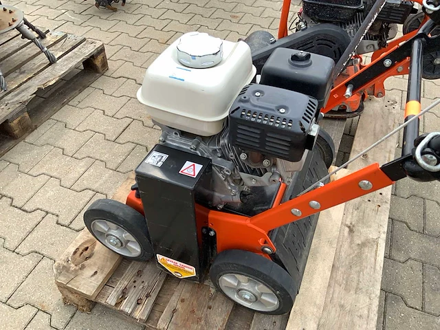 2019 eliet e401 vm verticuteermachine - afbeelding 4 van  7