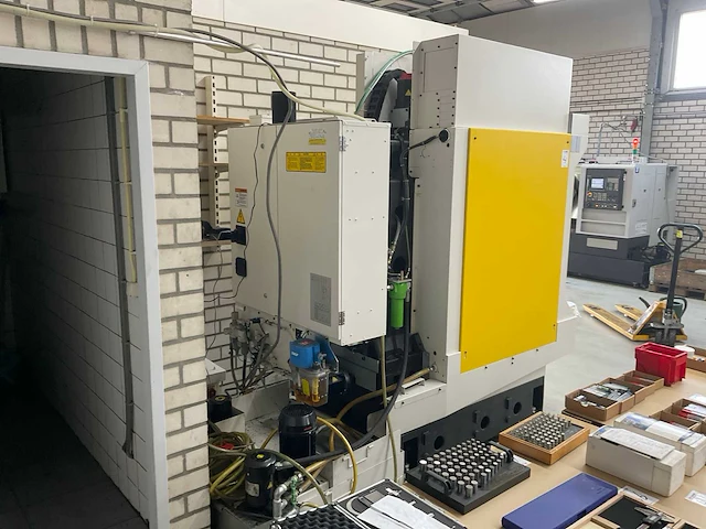 2019 fanuc robodrill d21s cnc freesmachine - afbeelding 12 van  24