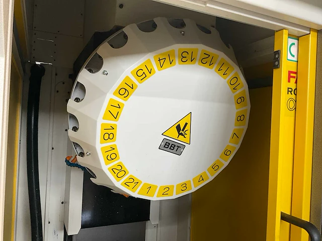 2019 fanuc robodrill d21s cnc freesmachine - afbeelding 19 van  24