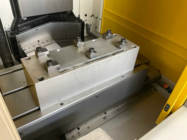 2019 fanuc robodrill d21s cnc freesmachine - afbeelding 22 van  24