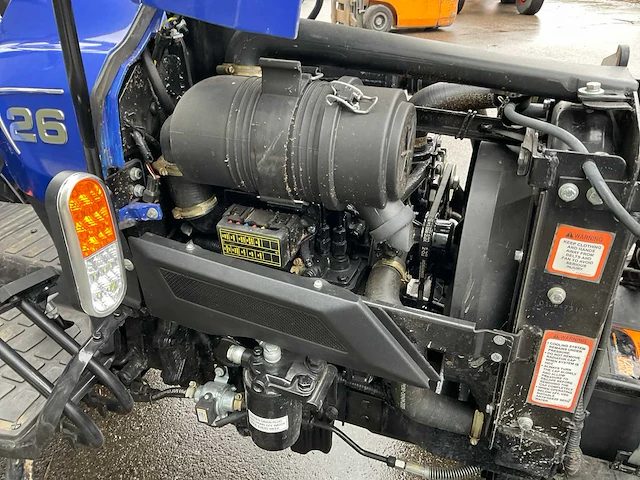 2019 farmtrac 26 4wd smalspoor- en compacttractor - afbeelding 17 van  20