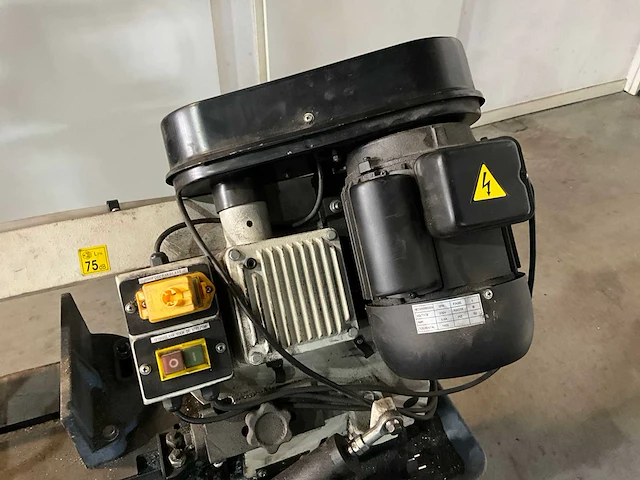 2019 hbm 712 metalen horizontale bandzaagmachine - afbeelding 6 van  11