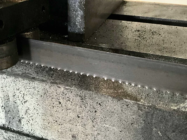 2019 hbm 712 metalen horizontale bandzaagmachine - afbeelding 7 van  11