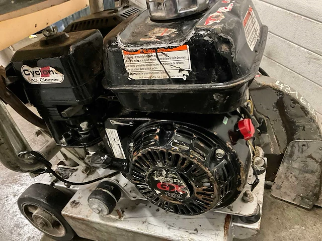 2019 husqvarna fs305 betonzaag - afbeelding 4 van  6