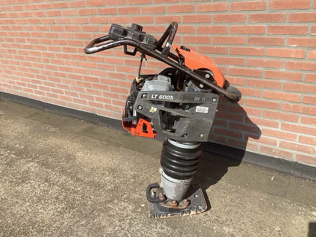 2019 husqvarna lt 6005 trilstamper - afbeelding 1 van  5