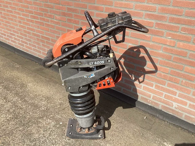 2019 husqvarna lt 6005 trilstamper - afbeelding 2 van  5