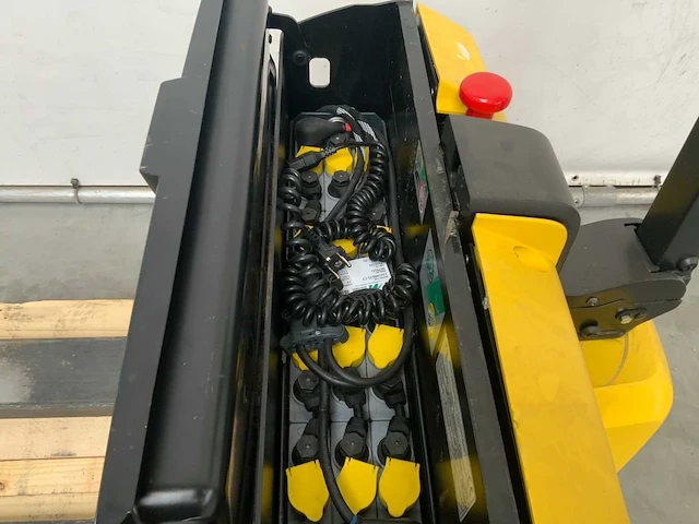 2019 hyster p1.6 elektrische palletwagen - afbeelding 8 van  9