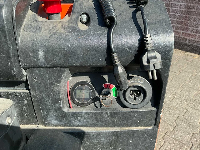 2019 hyster p2.0 elektrische palletwagen - afbeelding 9 van  10