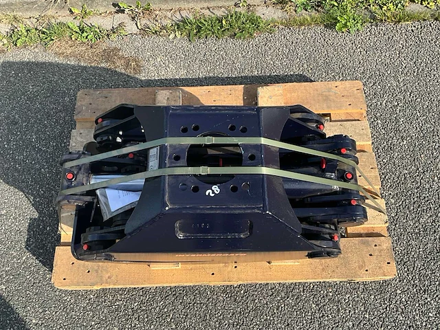 2019 intermercato tg 28 bomengrijper - afbeelding 12 van  12