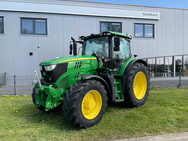 2019 john deere 6155r vierwielaangedreven landbouwtractor - afbeelding 1 van  33