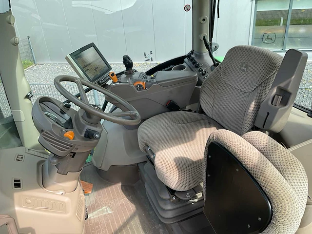 2019 john deere 6155r vierwielaangedreven landbouwtractor - afbeelding 14 van  33
