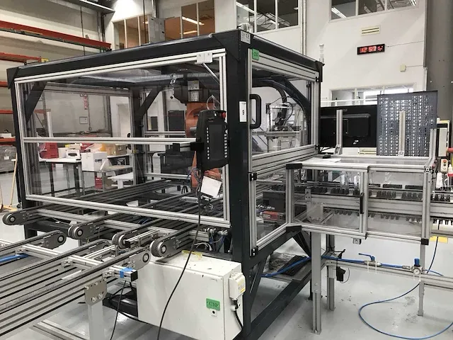2019 kuka transportband met robot arm - afbeelding 2 van  26