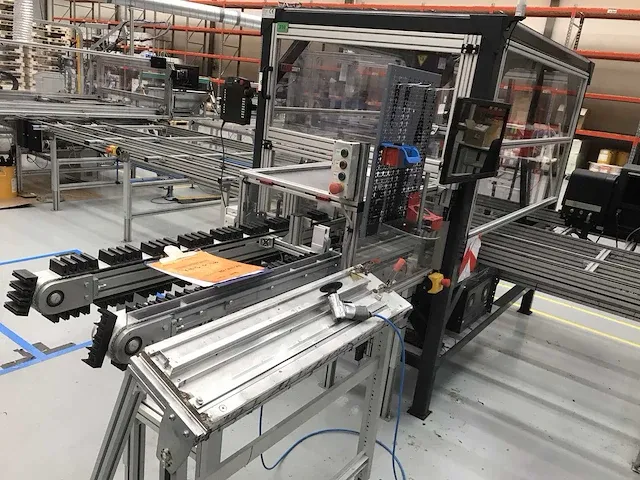 2019 kuka transportband met robot arm - afbeelding 10 van  26