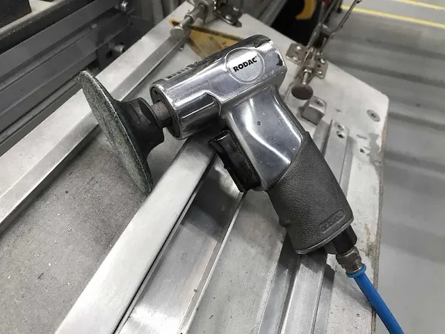 2019 kuka transportband met robot arm - afbeelding 11 van  26