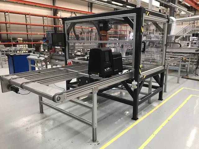 2019 kuka transportband met robot arm - afbeelding 20 van  26