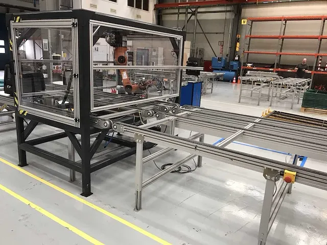 2019 kuka transportband met robot arm - afbeelding 22 van  26