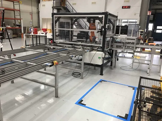 2019 kuka transportband met robot arm - afbeelding 24 van  26