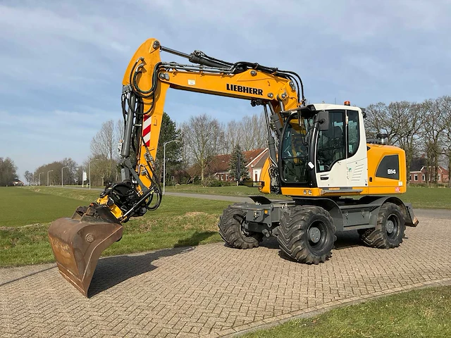 2019 liebherr a914 litronic banden graafmachine - afbeelding 1 van  42
