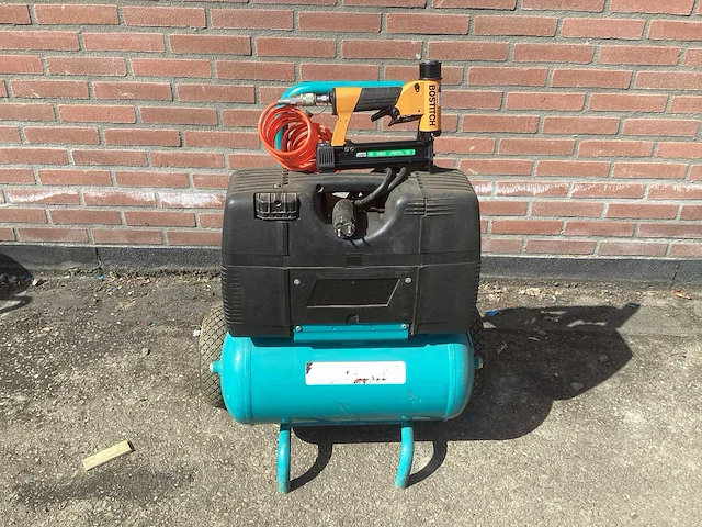 2019 makita ac 240 luchtcompressor - afbeelding 1 van  2