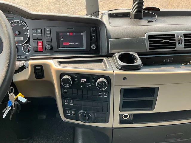 2019 man tgx 18.460 4x2 euro6 vrachtwagen - afbeelding 17 van  36
