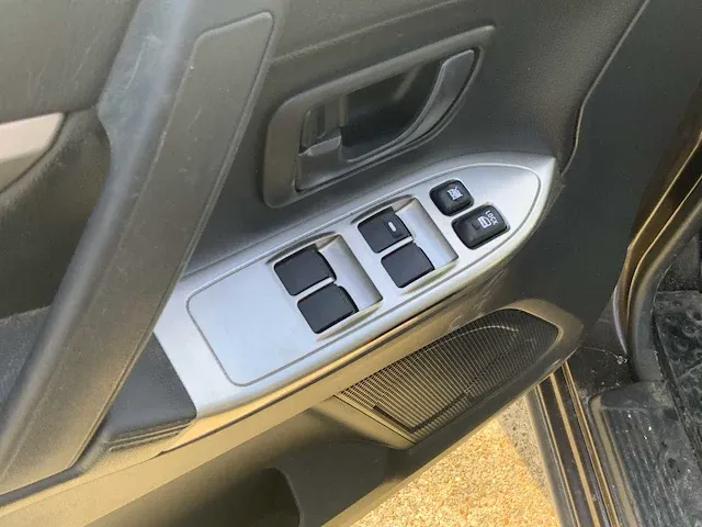 2019 mitsubishi pajero 3.2di-d c-stijl 4x4 terrein bedrijfsvoertuig - afbeelding 8 van  30