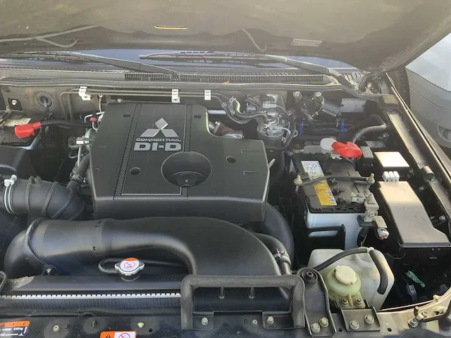 2019 mitsubishi pajero 3.2di-d c-stijl 4x4 terrein bedrijfsvoertuig - afbeelding 9 van  30