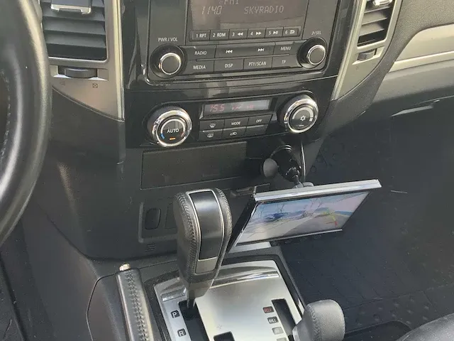 2019 mitsubishi pajero 3.2di-d c-stijl 4x4 terrein bedrijfsvoertuig - afbeelding 14 van  30