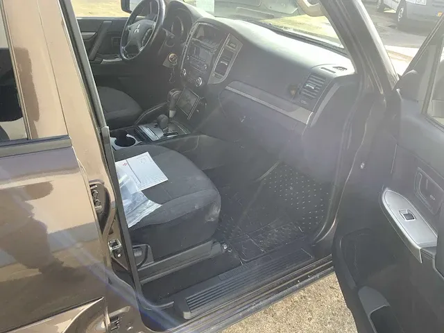 2019 mitsubishi pajero 3.2di-d c-stijl 4x4 terrein bedrijfsvoertuig - afbeelding 19 van  30