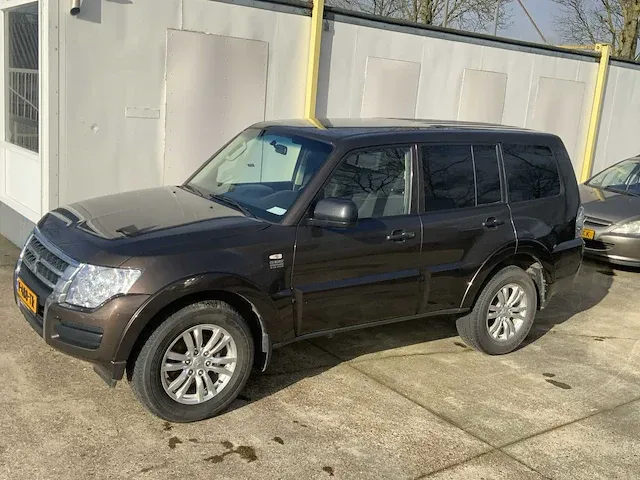 2019 mitsubishi pajero 3.2di-d c-stijl 4x4 terrein bedrijfsvoertuig - afbeelding 23 van  30