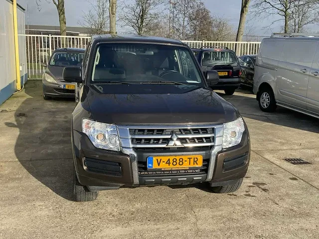 2019 mitsubishi pajero 3.2di-d c-stijl 4x4 terrein bedrijfsvoertuig - afbeelding 25 van  30