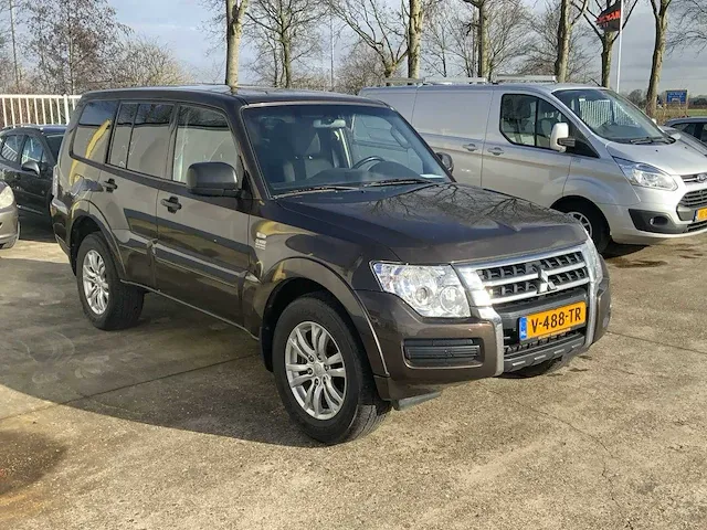 2019 mitsubishi pajero 3.2di-d c-stijl 4x4 terrein bedrijfsvoertuig - afbeelding 26 van  30