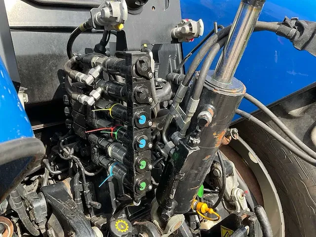 2019 new holland t6.175 dynamic command vierwielaangedreven landbouwtractor - afbeelding 14 van  47